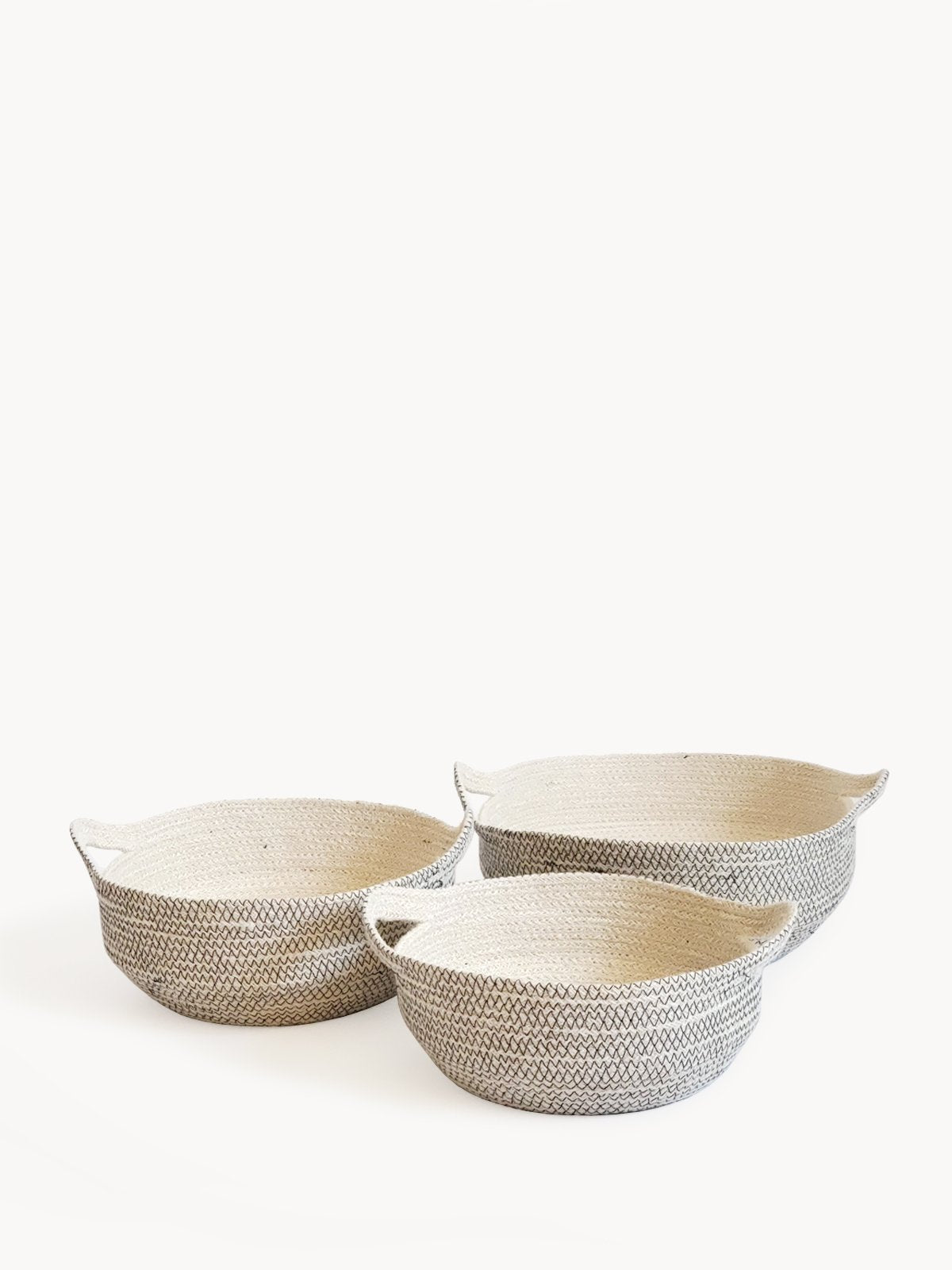 amari fruit bowl trio in black