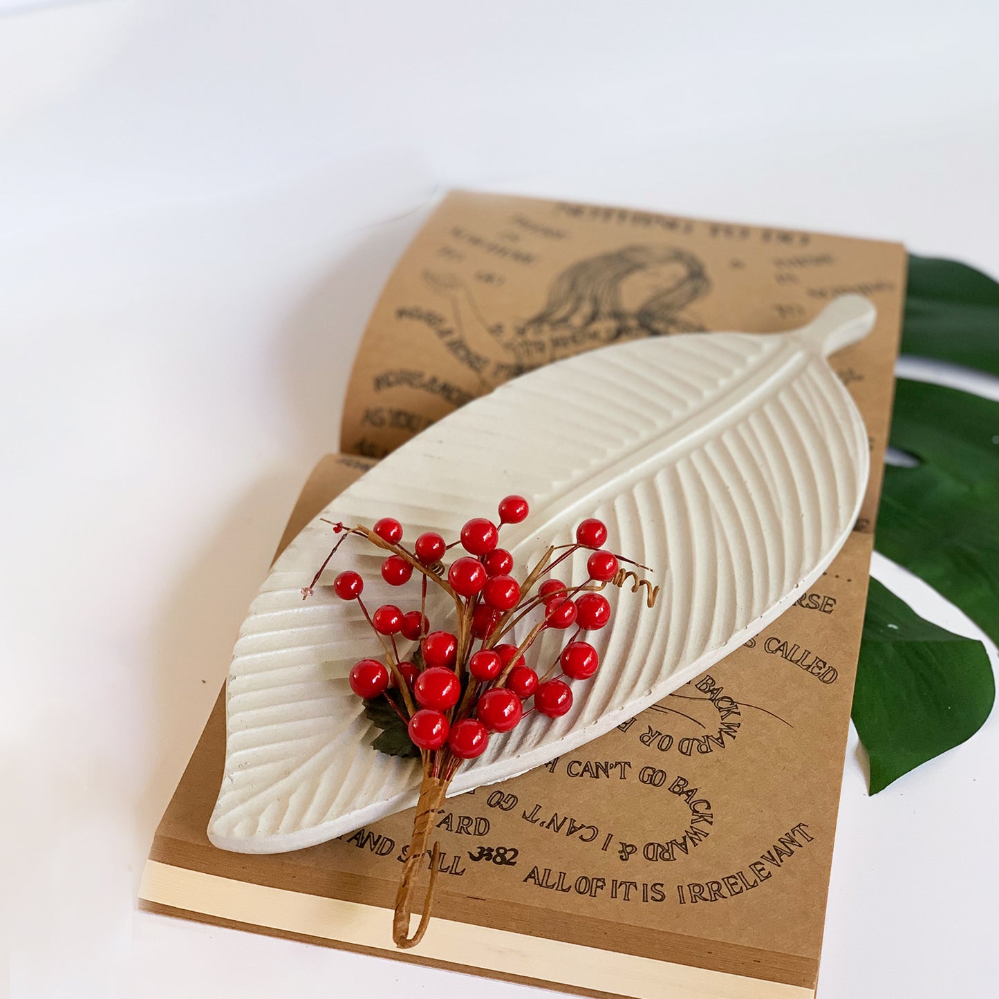 Leaf Concrete Trinket Plate